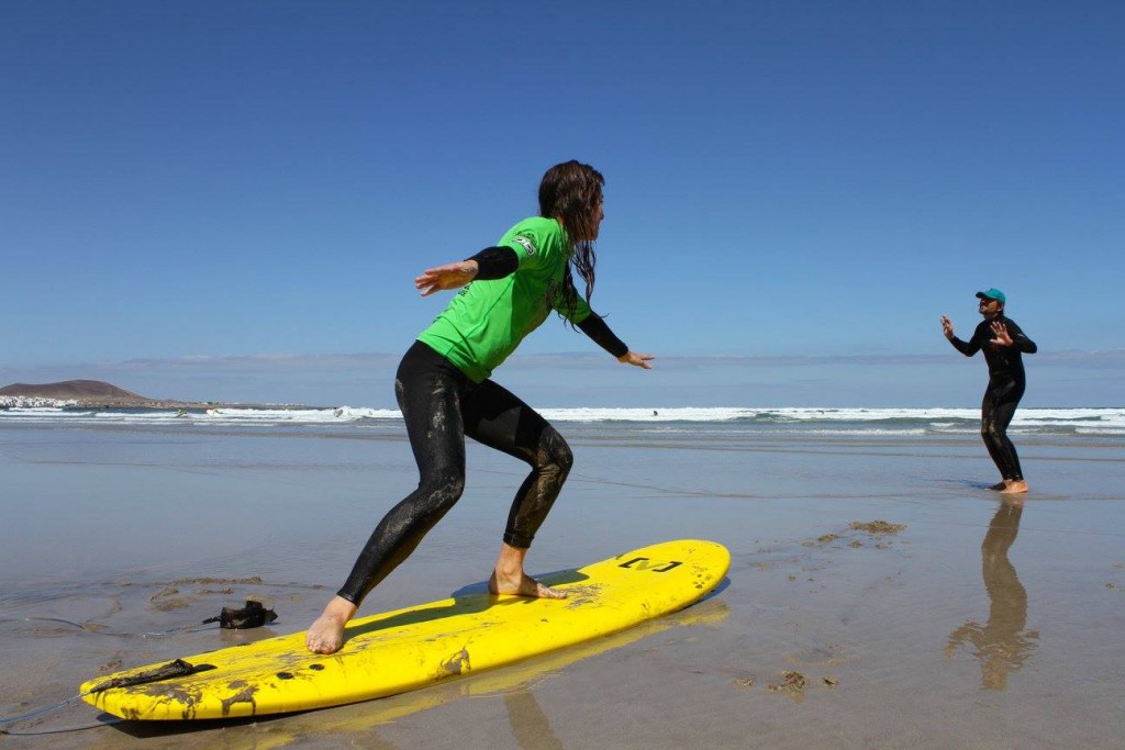 Volcano surf lanzarote, Costa Teguise surf courses and rentalVolcano
